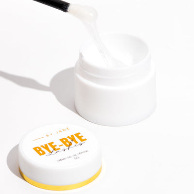 Effectuer Une Dépose d'Extensions de Cils sans Brûler les Yeux de ma Cliente